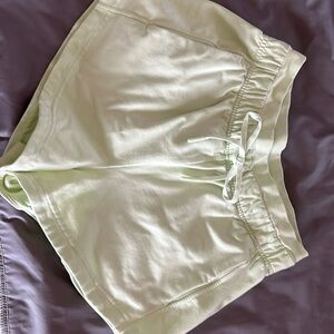 Lululemon inner glow short